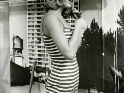 La Parmigiana (Rimini, 1963), Catherine Spaak, alle spalle il Grattacielo, Archivio D. Minghini