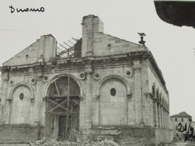 Rimini, Tempio Malatestiano, 1944 (Foto Moretti Film, album dei provini)