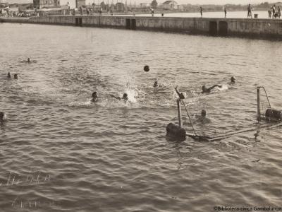 Rimini. Giochi al porto, foto Angelo Moretti, 1951 (Album estate, AFP 2640)
