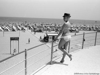 Rimini. Veduta della spiaggia dal Bar Nettuno, fot. Josip Ciganovic, 1962 (Archivio APT, APT 36_029)