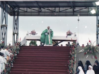 Il Papa celebra la Messa al Porto di Rimini (Foto D. Minghini)