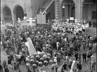 Tombola di beneficenza, Piazza Cavour, 14 ottobre 1969