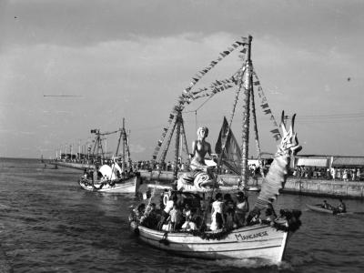 1960. Festa del mare al porto canale (sezione Parate e sfilate) fotografia di D. Minghini (miL0023)
